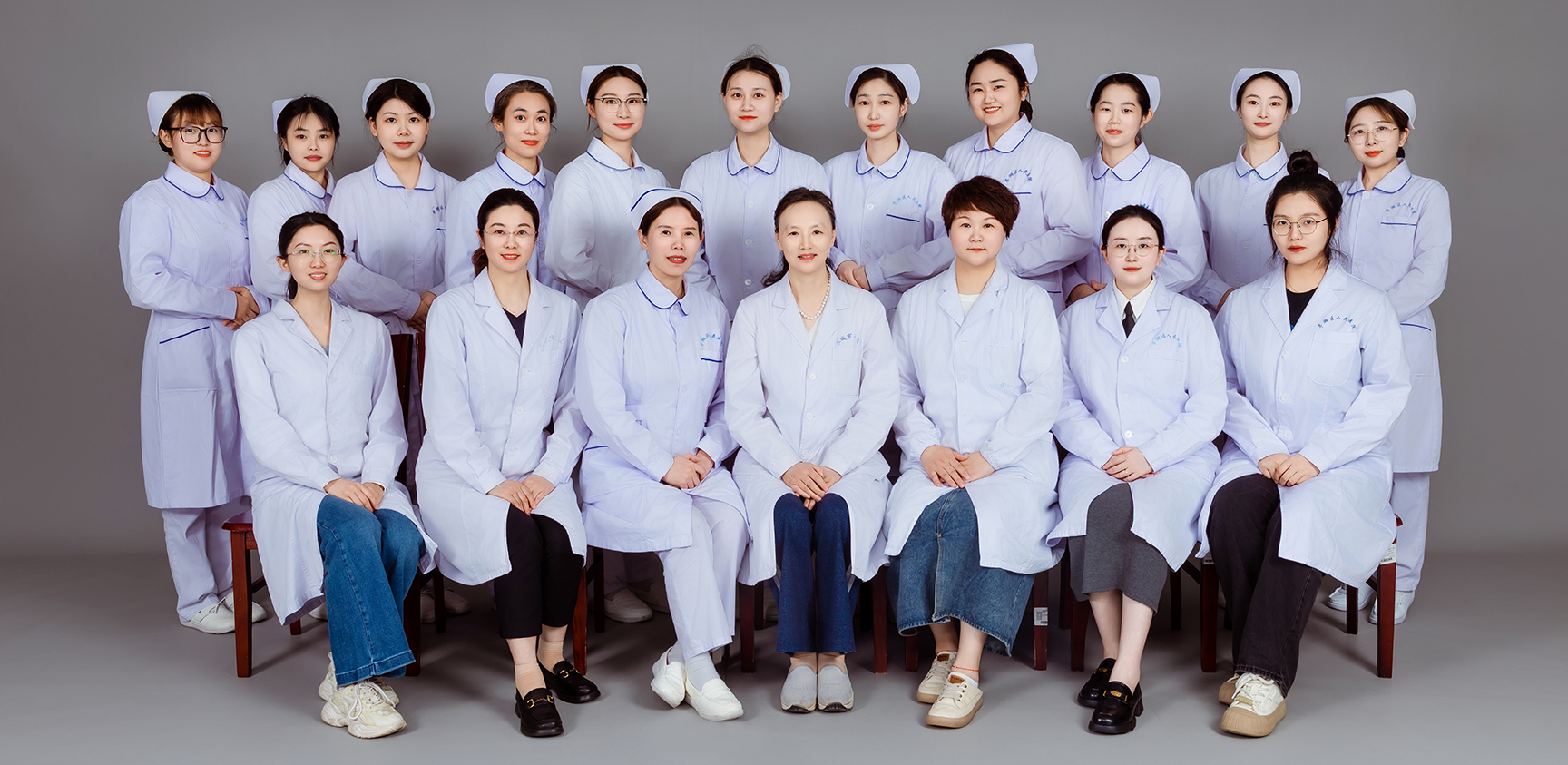 内分泌科合照.jpg 内分泌科合照.jpg