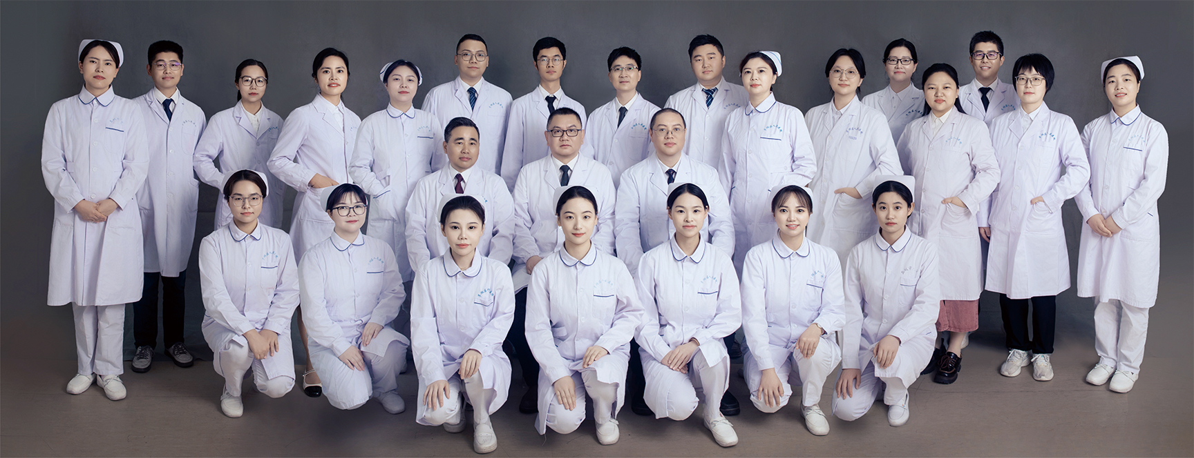 肿瘤科合照.jpg 肿瘤科合照.jpg